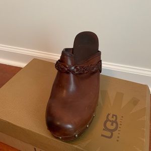 Ugg Clogs